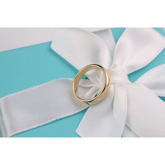 Tiffany & Co. 18k Yellow Gold 4.5mm Dome Wedding Band Size 7 Ring w/ Box - Picture 14 of 16